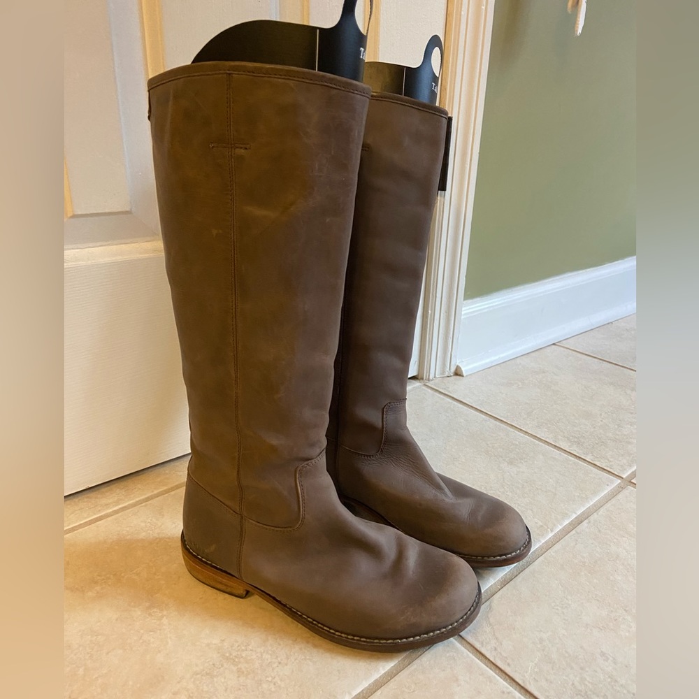 Gently Pre-Owned Kickers Tall Leather Riding Boot - Size 39